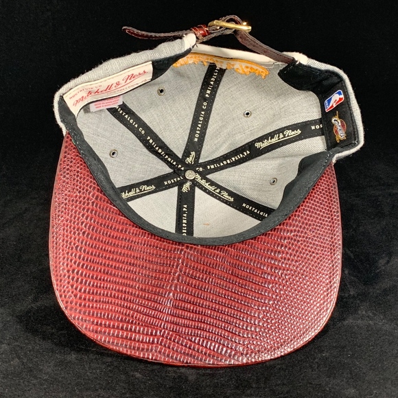 M&N Red Gator Cleveland Cavaliers Snapback